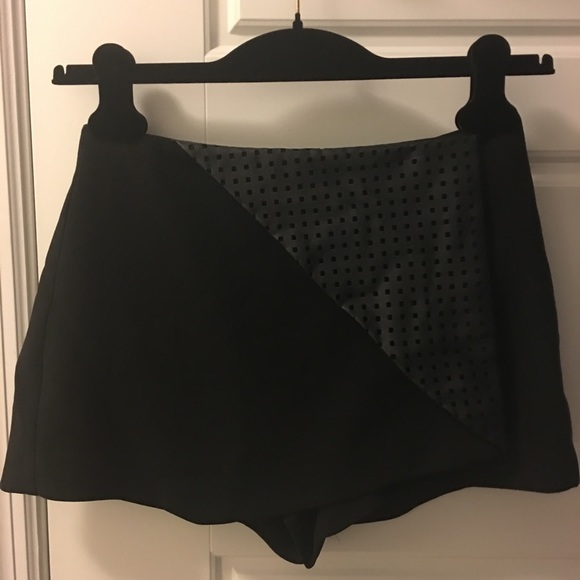 BCBGeneration Skort - Picture 1 of 4